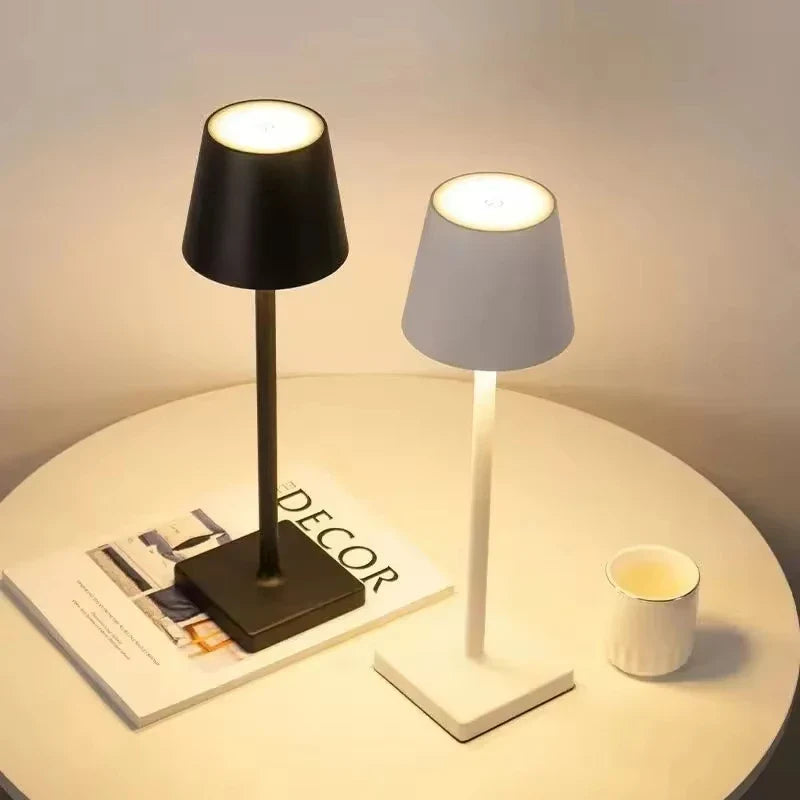 Lampada da tavolo a LED ricaricabile con interruttore touch™️