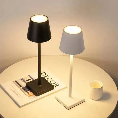 Lampada da tavolo a LED ricaricabile con interruttore touch™️