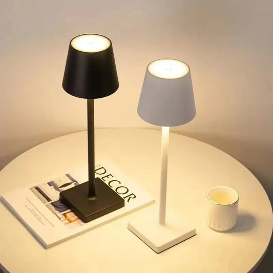 Lampada da tavolo a LED ricaricabile con interruttore touch™️